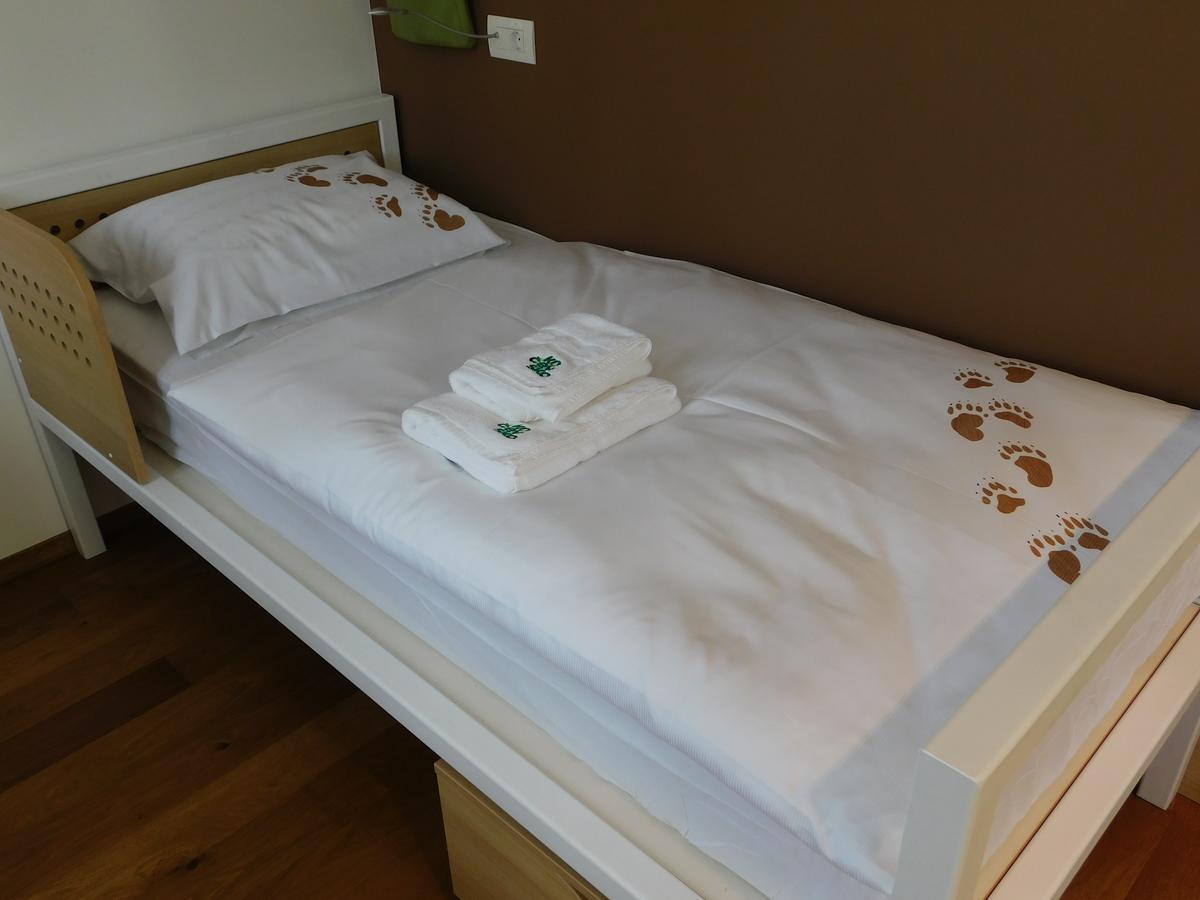 Hostel Bearlog Kočevje Kültér fotó