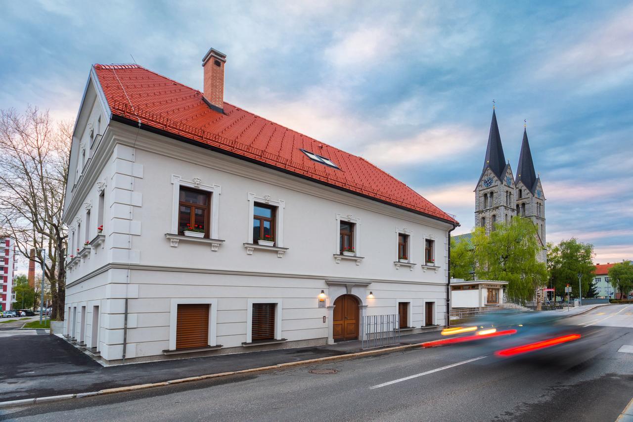 Hostel Bearlog Kočevje Kültér fotó