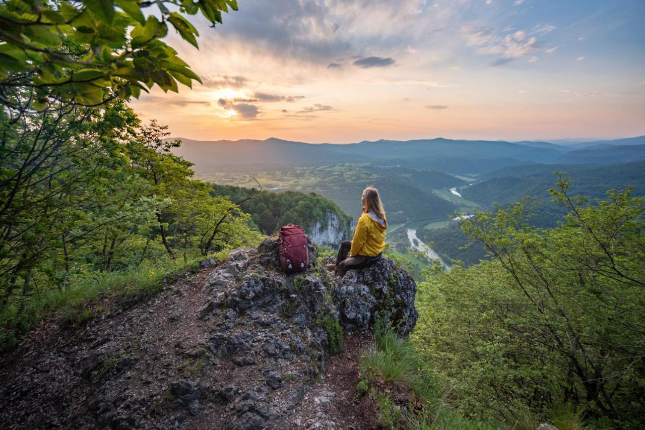 Hostel Bearlog Kočevje Kültér fotó